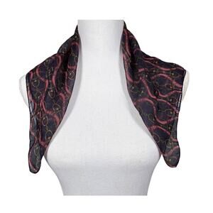 VINTAGE PATTERNED SCARF – 20" × 20" – QUILTED SATIN – CHAIN STYLE MOTIF – CLEAN